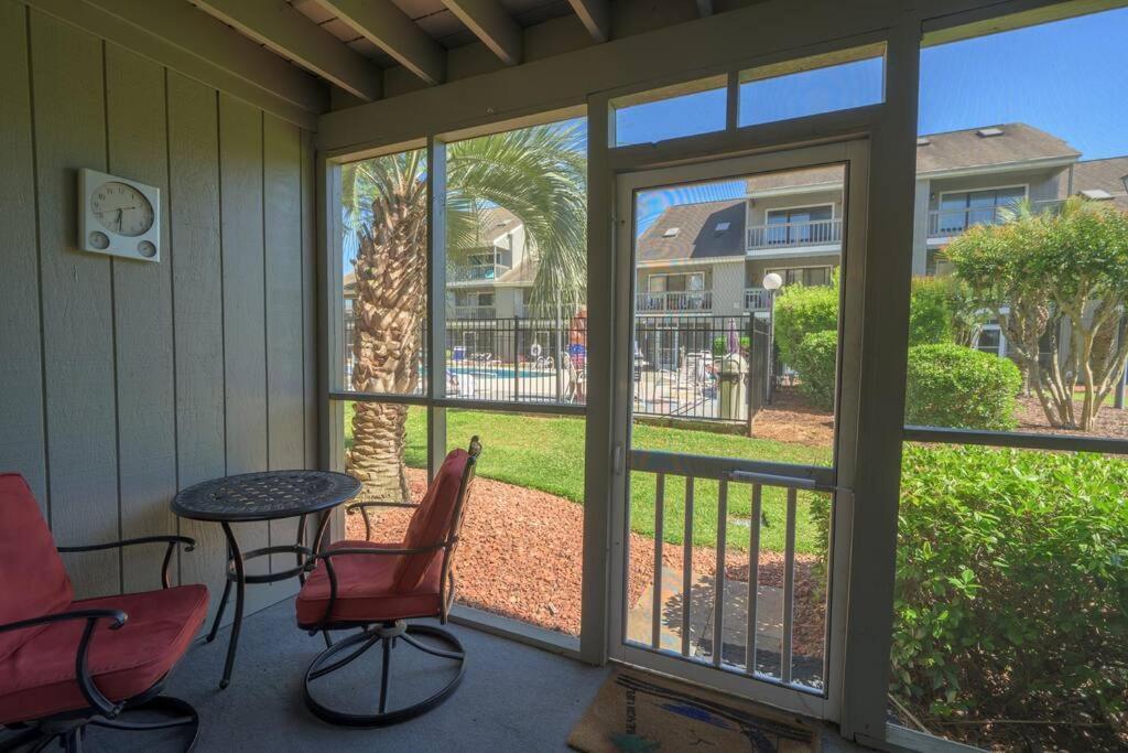 Poolside Condo In Surfside Beach Миртл-Бич Экстерьер фото